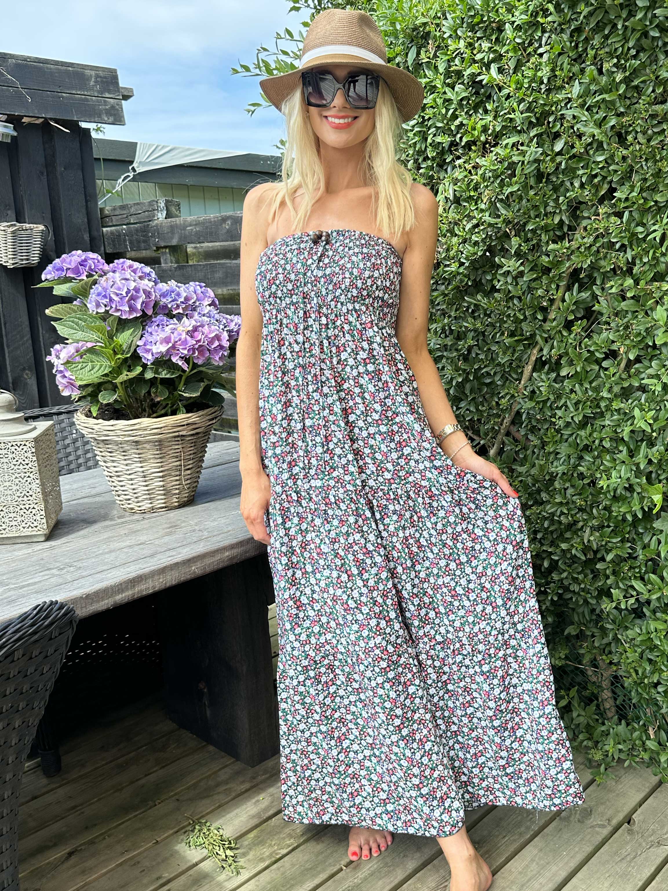 Amina - Lång sommarklänning med smockad byst